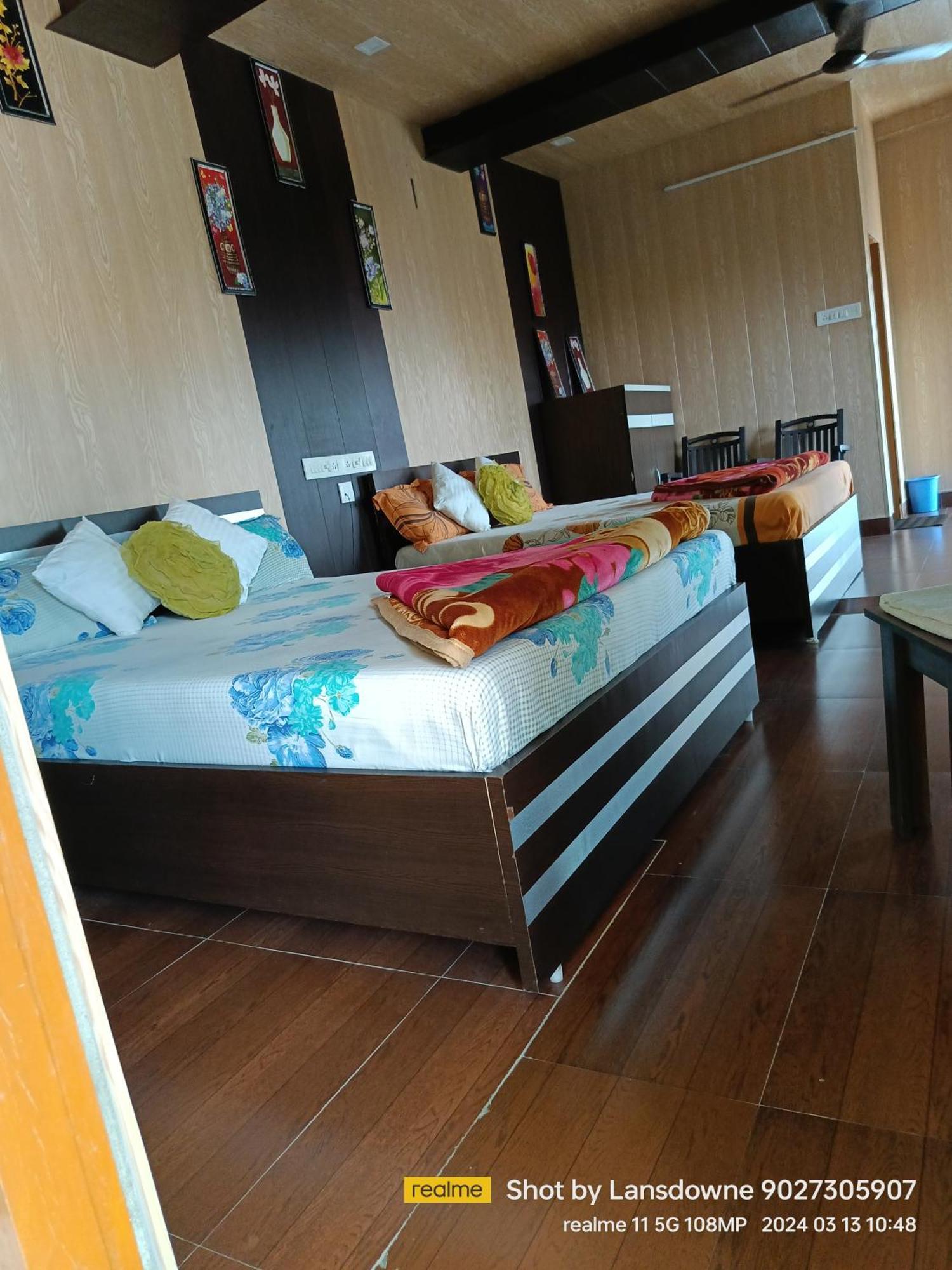 Joshi Homestay *
